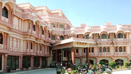 Hotel Raj Vilas Palace