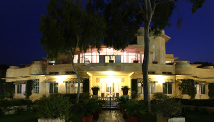 Shikarbadi Hotel