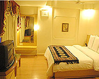 Guest Room - Hotel Royal Inn