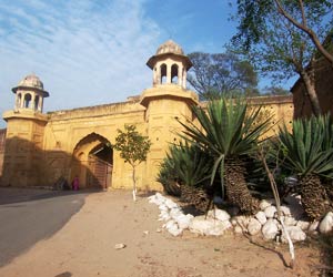 Bahadurgah Fort