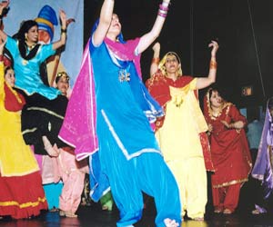 Giddha Dance