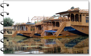 Kashmir Houseboats Tour